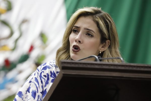 Exhorta Brissa Arroyo a impartir educación de calidad en todos los niveles