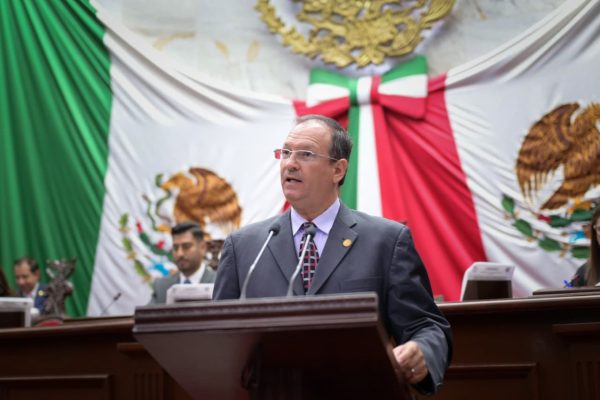David Martínez Gowman propone una nueva Ley de Adquisiciones y Contratación de Servicios